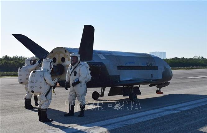 Tàu con thoi X-37B tại Trung tâm vũ trụ Kennedy ở Florida, Mỹ, ngày 7/5/2017. Ảnh tư liệu: AFP/TTXVN