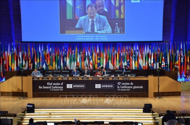The 42nd session of the UNESCO General Conference passed a resolution on the list of eminent personalities and historical events commemorated in 2023 - 2024. (Photo: VNA)