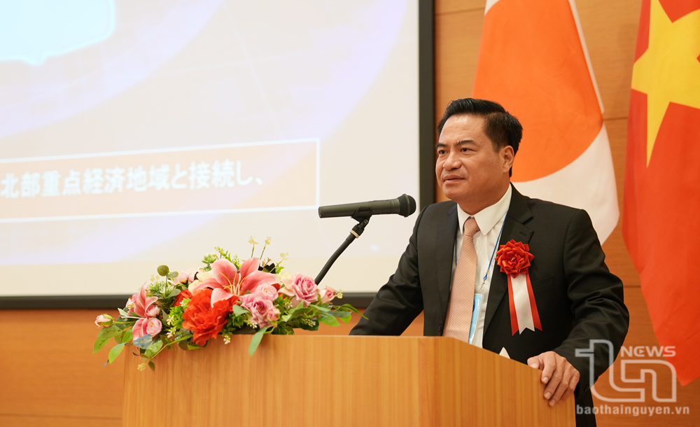 Đồng chí Phó Chủ tịch UBND tỉnh Thái Nguyên Lê Quang Tiến phát biểu tại Diễn đàn Kinh tế kiều bào toàn cầu lần thứ II.