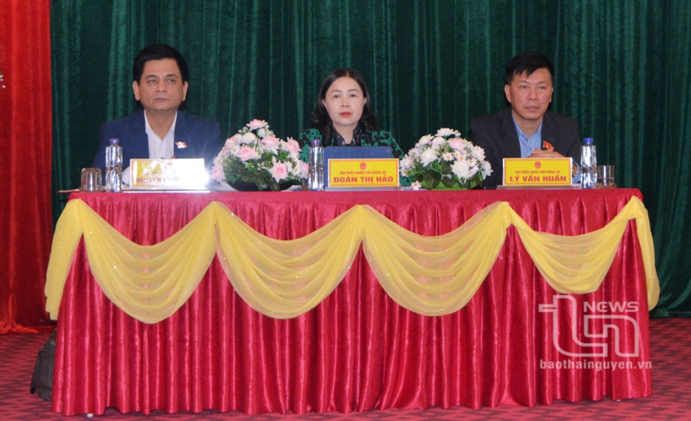 Các đại biểu Quốc hội tiếp xúc cử tri 3 xã Tiên Hội, Bản Ngoại và La Bằng (Đại Từ).