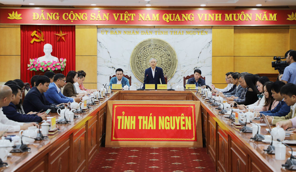 Đồng chí Nguyễn Bảo Lâm, Chủ tịch Hội Nhà báo tỉnh, chủ trì buổi họp báo.