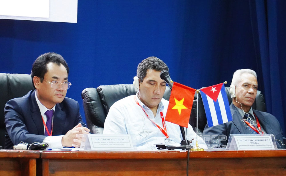 太原省人委会省长郑越雄以及代表们与会了越南-古巴企业论坛。