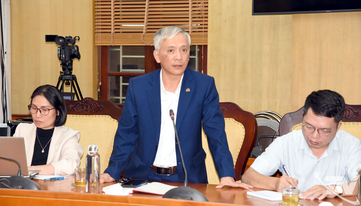 Đại biểu trao đổi một số nội dung tại Hội nghị.