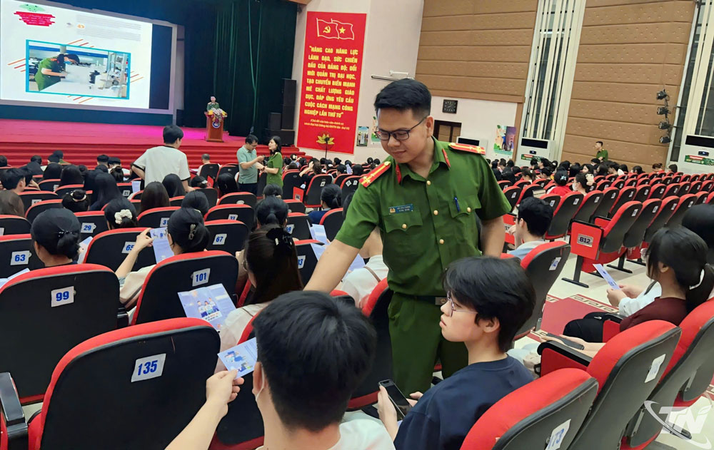 Phòng Cảnh sát điều tra tội phạm về ma túy, Công an tỉnh tuyên truyền pháp luật tại Đại học Thái Nguyên.