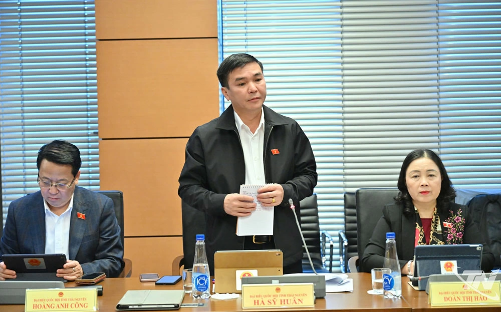 đại biểu Hà Sỹ Huân (Đoàn ĐBQH tỉnh Thái Nguyên) Quan tâm đến chỉ tiêu duy trì tỷ lệ độ chê phủ rừng.