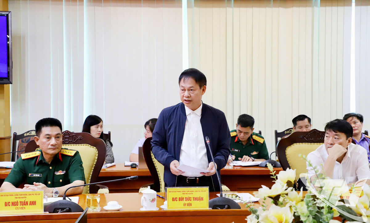 Đại biểu phát biểu tại Hội nghị Ban Chỉ đạo phòng chống tham nhũng, lãnh phí tiêu cực của tỉnh.