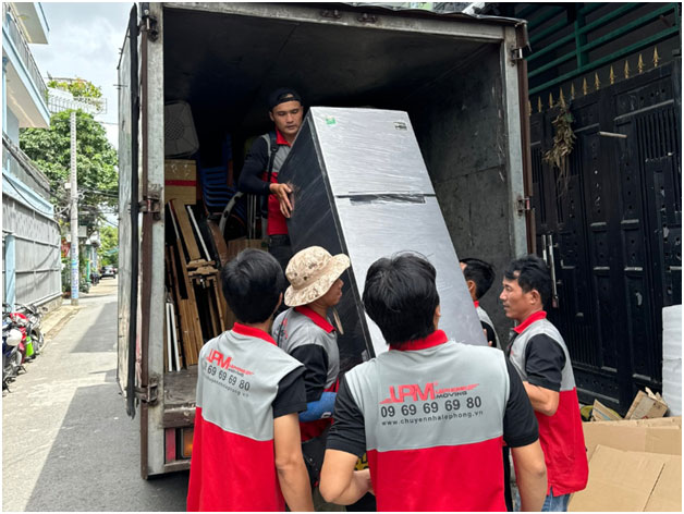 Dịch vụ chuyển văn phòng, kho xưởng uy tín, chuyên nghiệp LephongMoving.