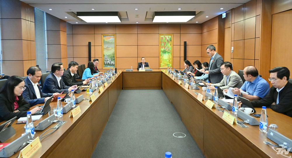 Đoàn đại biểu tỉnh Thái Nguyên Tham gia phát biểu tại tổ thảo luận số 5.