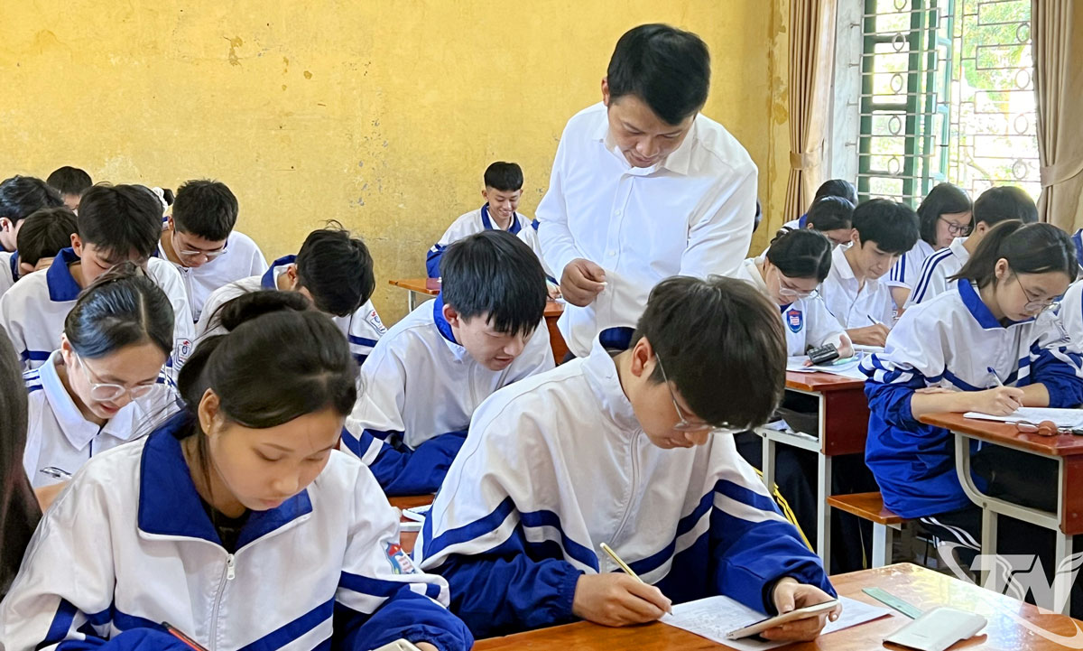 Thầy và trò Trường THPT Phú Bình tập trung ôn tập, chuẩn bị cho Kỳ thi chọn học sinh giỏi lớp 12, năm học 2025-2026