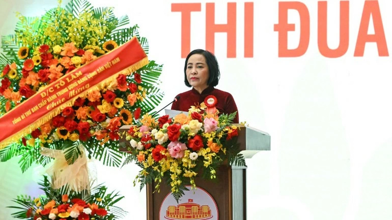 Phó Chủ tịch Quốc hội Nguyễn Thị Thanh, Chủ tịch Hội đồng Thi đua-Khen thưởng của Ủy ban Thường vụ Quốc hội phát biểu khai mạc Đại hội. (Ảnh: DUY LINH)