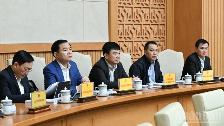 Lãnh đạo các tập đoàn kinh tế nhà nước chủ chốt tham dự phiên họp. (Ảnh: TRẦN HẢI)