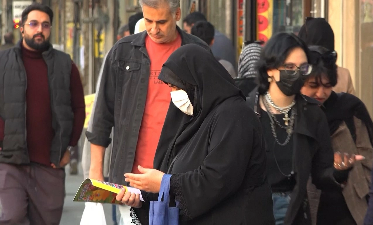 Người dân cảm thấy khó thở, mệt mỏi do ô nhiễm không khí nghiêm trọng.