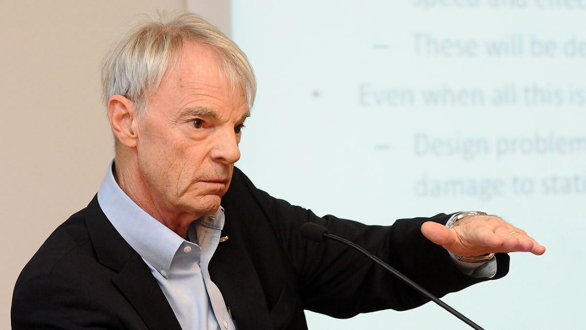 Giáo sư Michael Spence, hiện giảng dạy tại Đại học New York và là đồng chủ nhân Giải Nobel Kinh tế năm 2001.