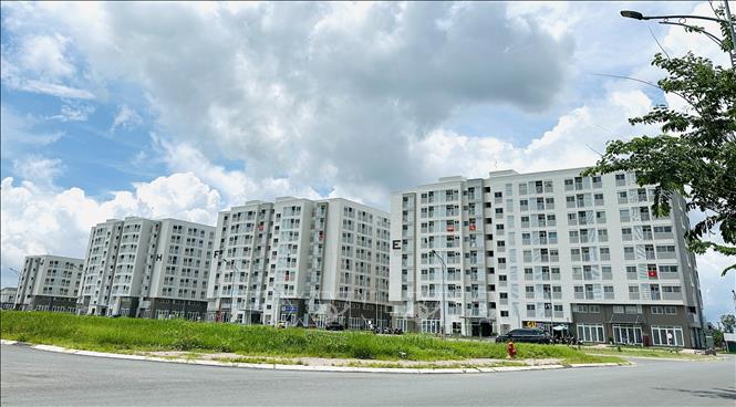 Chấn chỉnh việc nộp hồ sơ mua bán nhà ở xã hội tại các địa phương. Ảnh: TTXVN