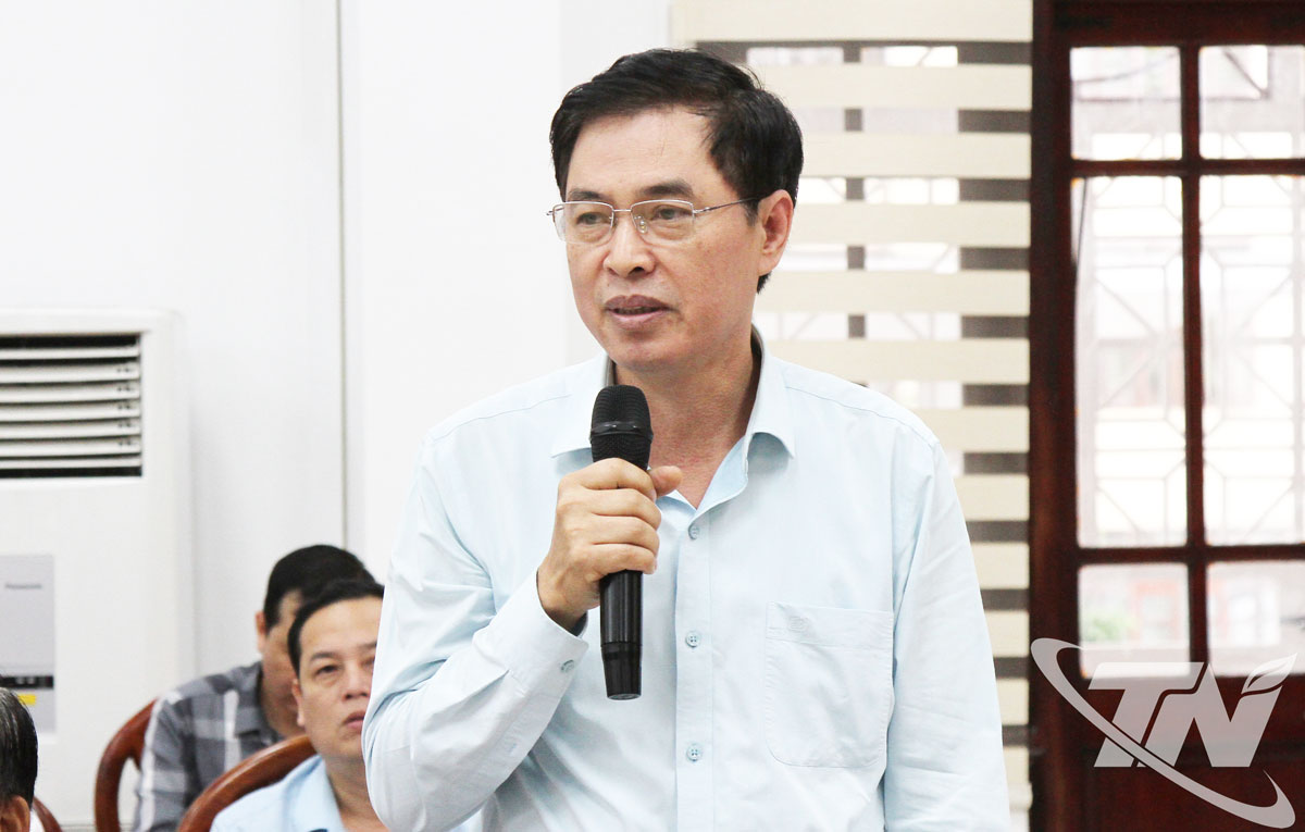 Đại biểu đóng góp ý kiến vào Đề án