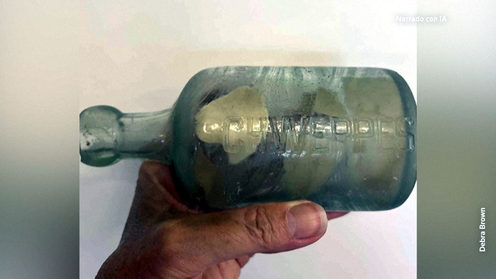 Chiếc chai thủy tinh được tìm thấy tại thị trấn ven biển Esperance, bang Tây Australia