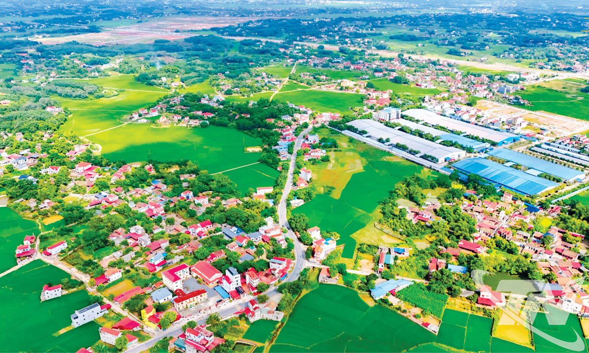 Nhiều làng quê trên địa bàn tỉnh Thái Nguyên đang đổi thay từng ngày với cảnh quan nông thôn khang trang, đường làng sạch đẹp, đời sống người dân ngày càng được nâng cao.