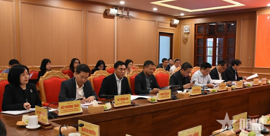 Các đại biểu dự phiên họp lần thứ nhất. 