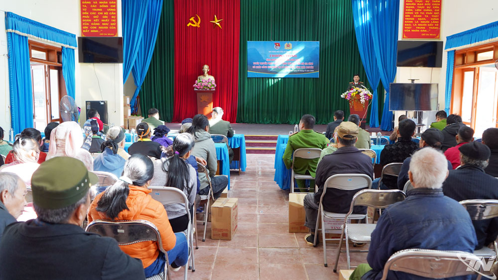 Tuyên truyền Luật an ninh mạng tại xã Sảng Mộc.