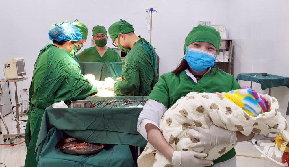 Các y, bác sĩ tại Trung tâm Y tế Ba Bể đã làm chủ được nhiều kỹ thuật mới.
