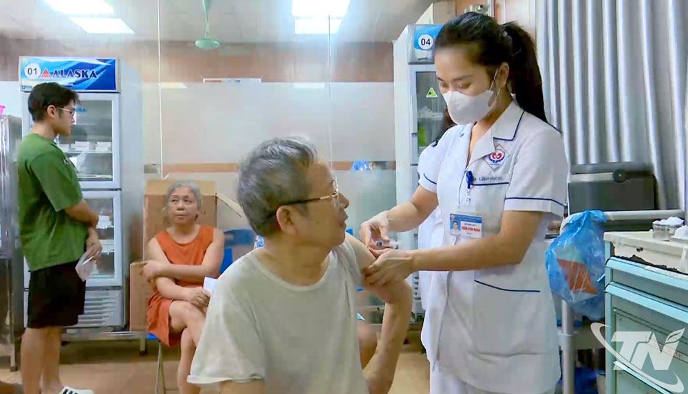 Các cơ sở y tế tổ chức tiêm phòng uốn ván miễn phí cho người dân