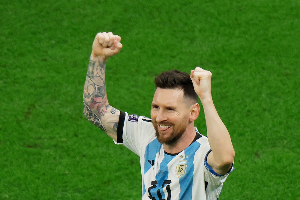 Messi vĩ đại với những kỷ lục khó bị lật đổ trong bóng đá thế giới.