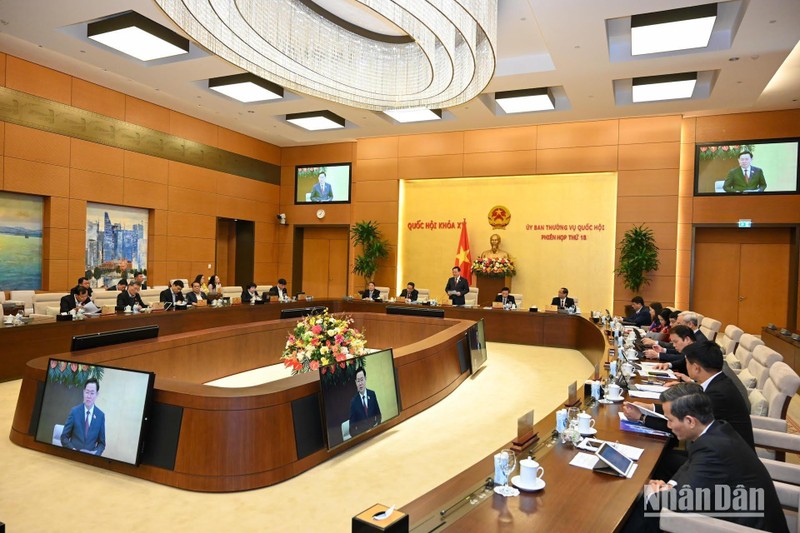 Quang cảnh Phiên họp thứ 18 của Ủy ban Thường vụ Quốc hội.