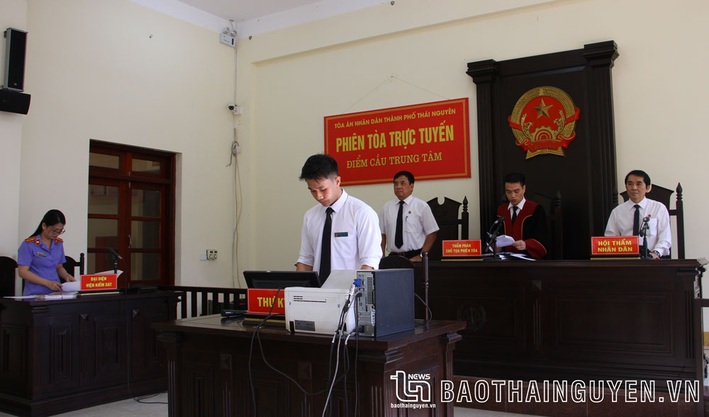 Một phiên xét xử trực tuyến do Toà án nhân dân TP. Thái Nguyên tổ chức tháng 8-2022.