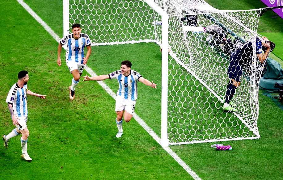 Julian Alvarez (số 9) là tiền đạo ăn ý nhất của siêu sao Lionel Messi trên hàng công đội tuyển Argentina tại World Cup 2022.