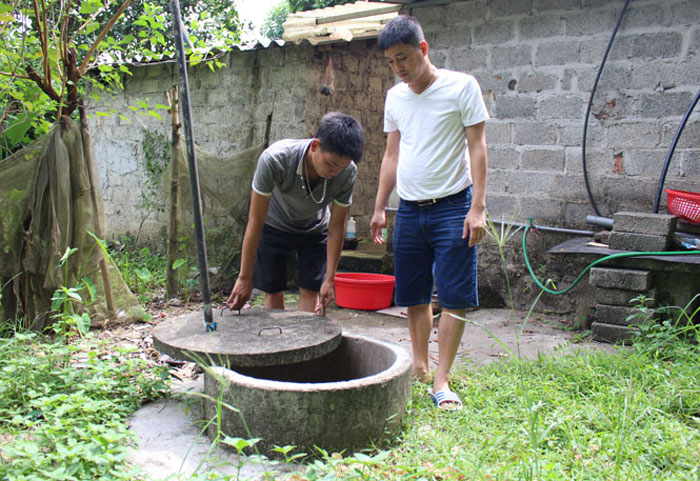Toàn huyện có 377 hộ gia đình là hộ nghèo dân tộc thiểu số năm 2022 thuộc 12 xã được hỗ trợ téc nước. (Ảnh T.L)
