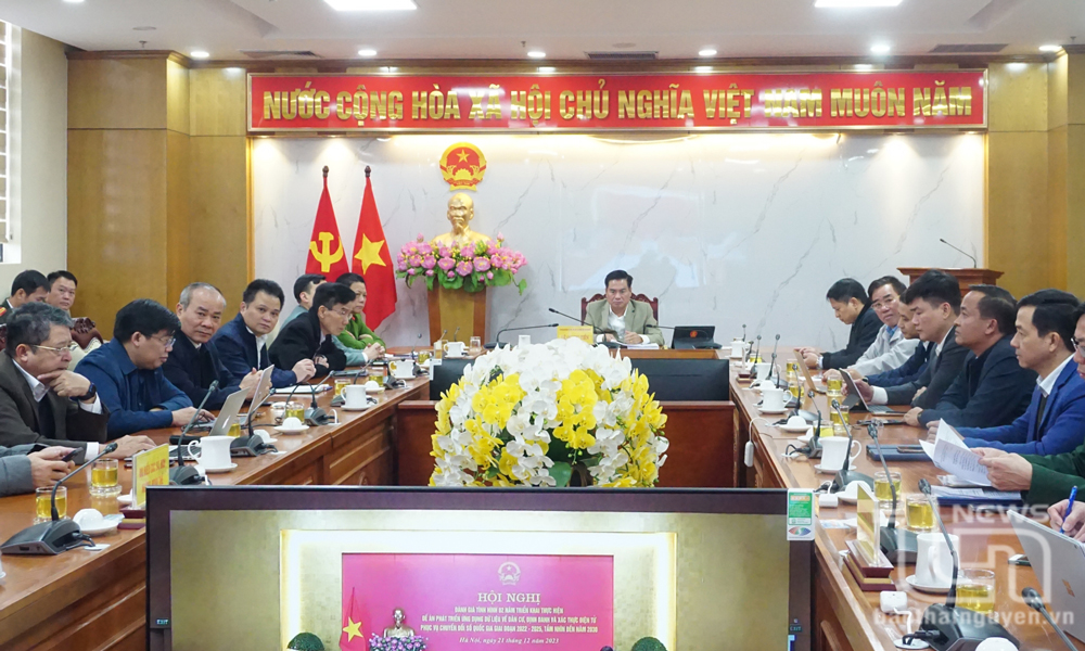 Dự tại điểm cầu Thái Nguyên có đồng chí Lê Quang Tiến, Phó Chủ tịch UBND tỉnh; đại diện các sở, ngành, đơn vị liên quan.