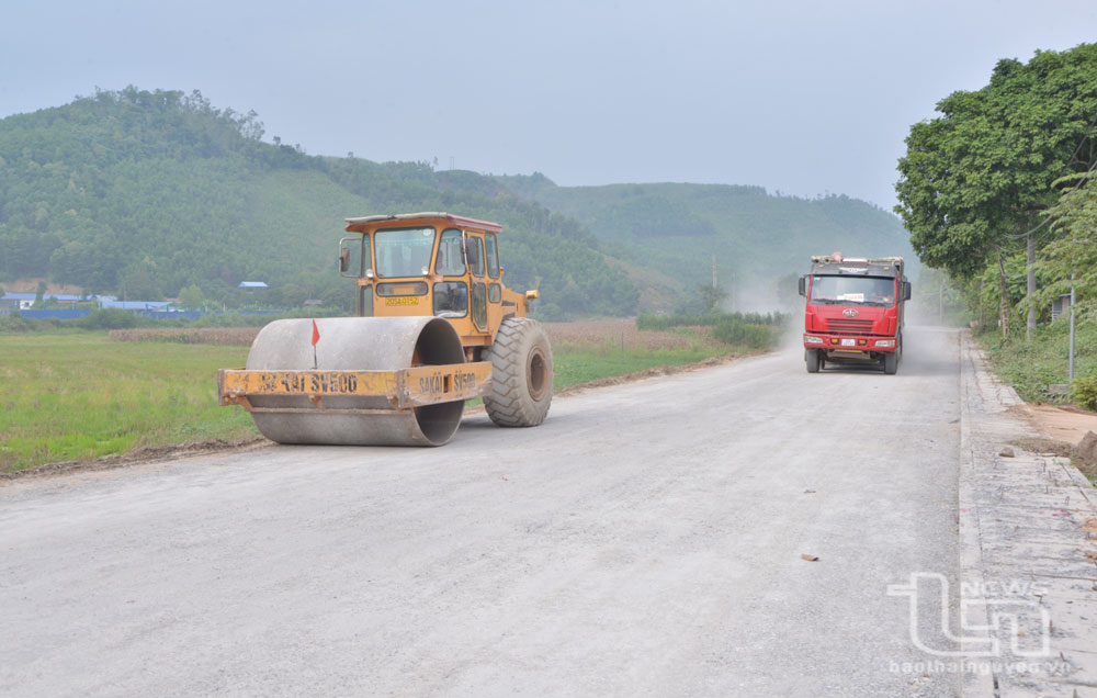 Công trình nâng cấp tuyến đường liên xã Hà Thượng - Phục Linh - Giang Tiên đã đạt trên 80% khối lượng công việc.