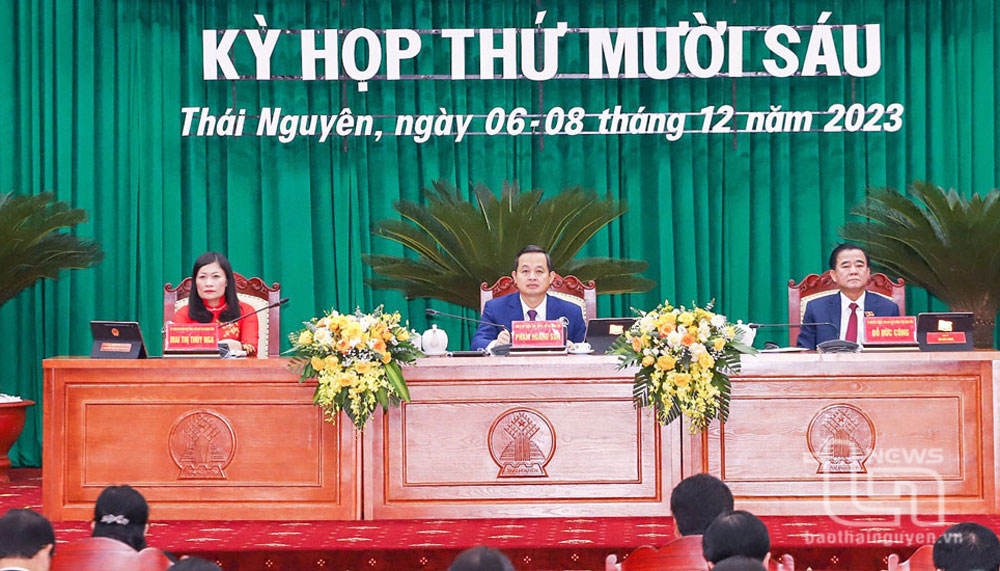 Thường trực HĐND tỉnh điều hành Phiên khai mạc Kỳ họp HĐND tỉnh lần thứ 16, ngày 6-12.