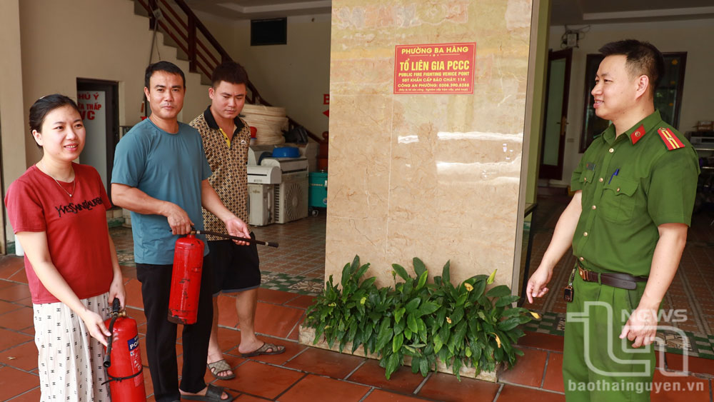 Mô hình Tổ liên gia an toàn phòng cháy chữa cháy phường Ba Hàng (TP. Phổ Yên) được thành lập đã góp phần đảm bảo an ninh trật tự, chủ động phòng ngừa nguy cơ cháy nổ có thể xảy ra trên địa bàn.