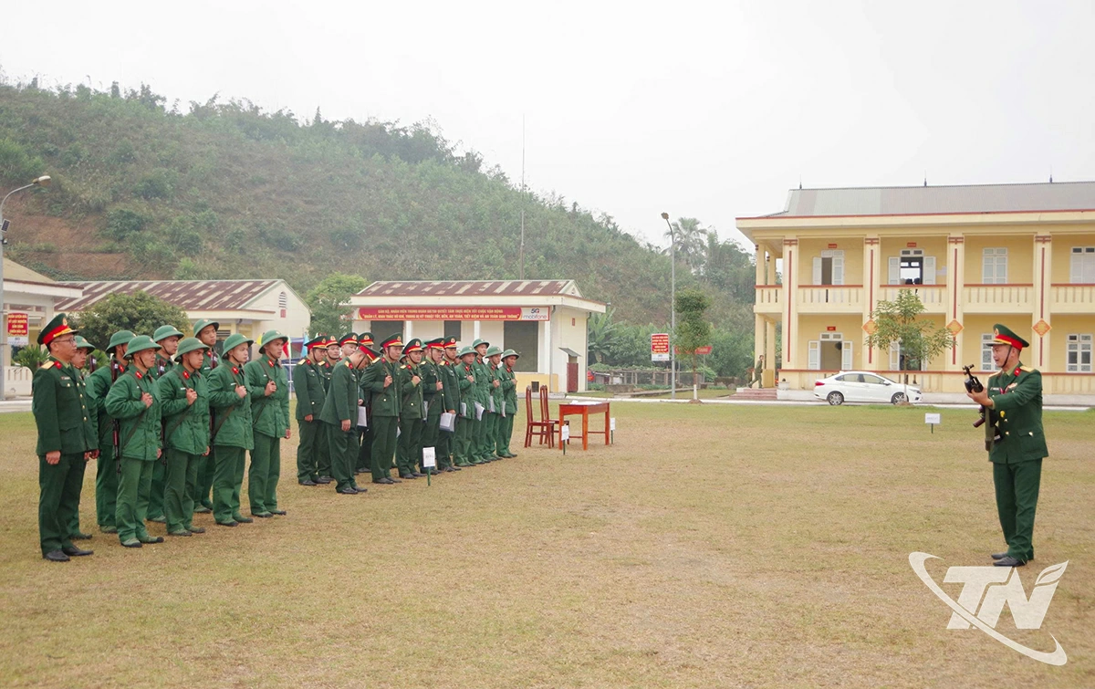 lớp tập huấn cán bộ khung huấn luyện chiến sĩ mới
