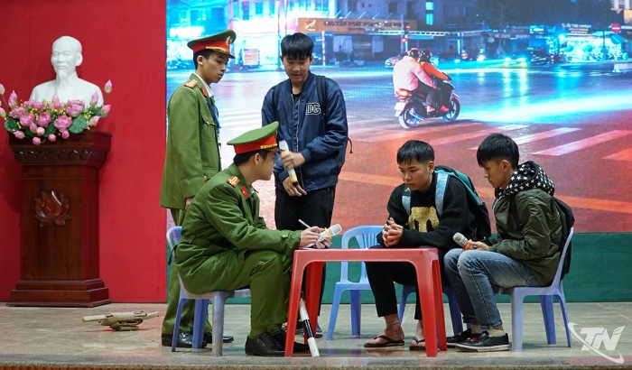 Nâng cao nhận thức, kỹ năng giao thông an toàn cho đoàn viên, học sinh