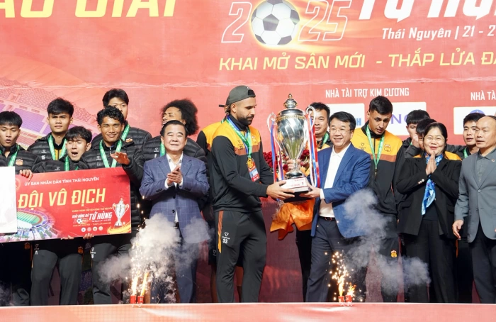 Bế mạc Giải bóng đá Tứ hùng - Thái Nguyên 2025: Một giải đấu được tổ chức bài bản, chuyên nghiệp