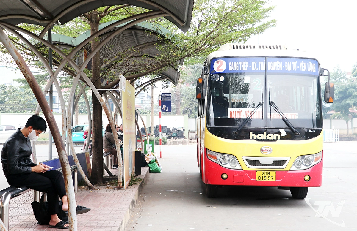 Xe bus hoạt động trên địa bàn tỉnh Thái Nguyên, góp phần phát triển hệ thống vận tải công cộng theo hướng xanh và bền vững.