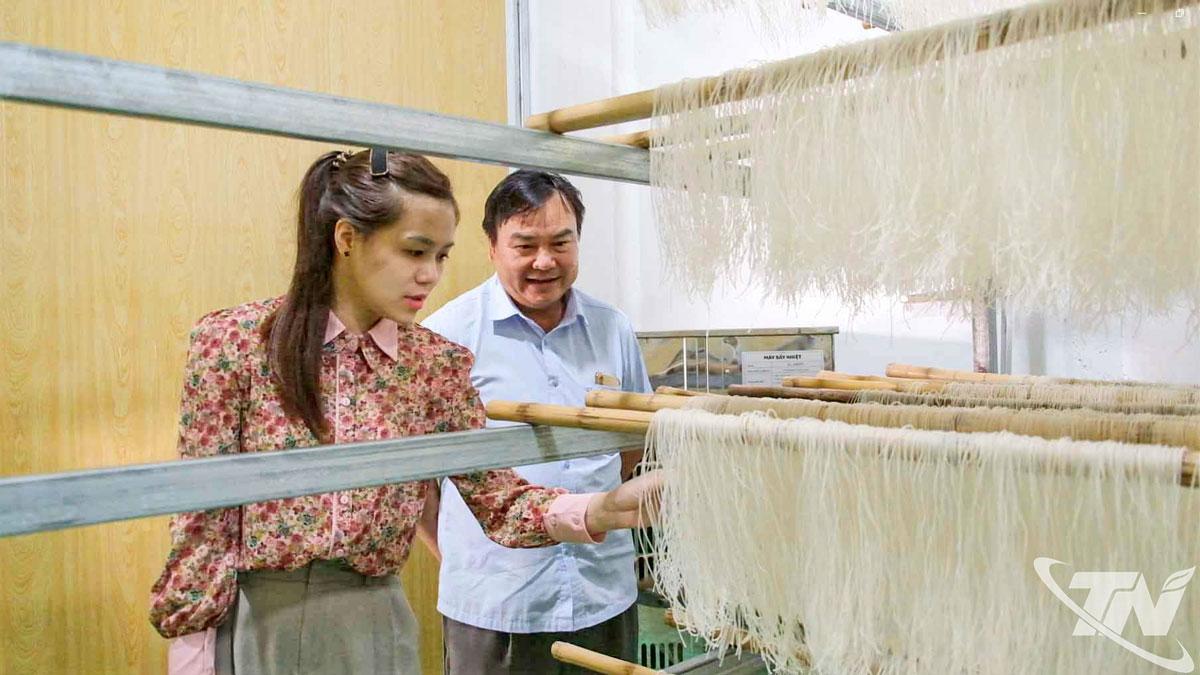 Công tác bình chọn sản phẩm công nghiệp nông thôn tiêu biểu góp phần thúc đẩy việc nâng cao chất lượng, mẫu mã sản phẩm.