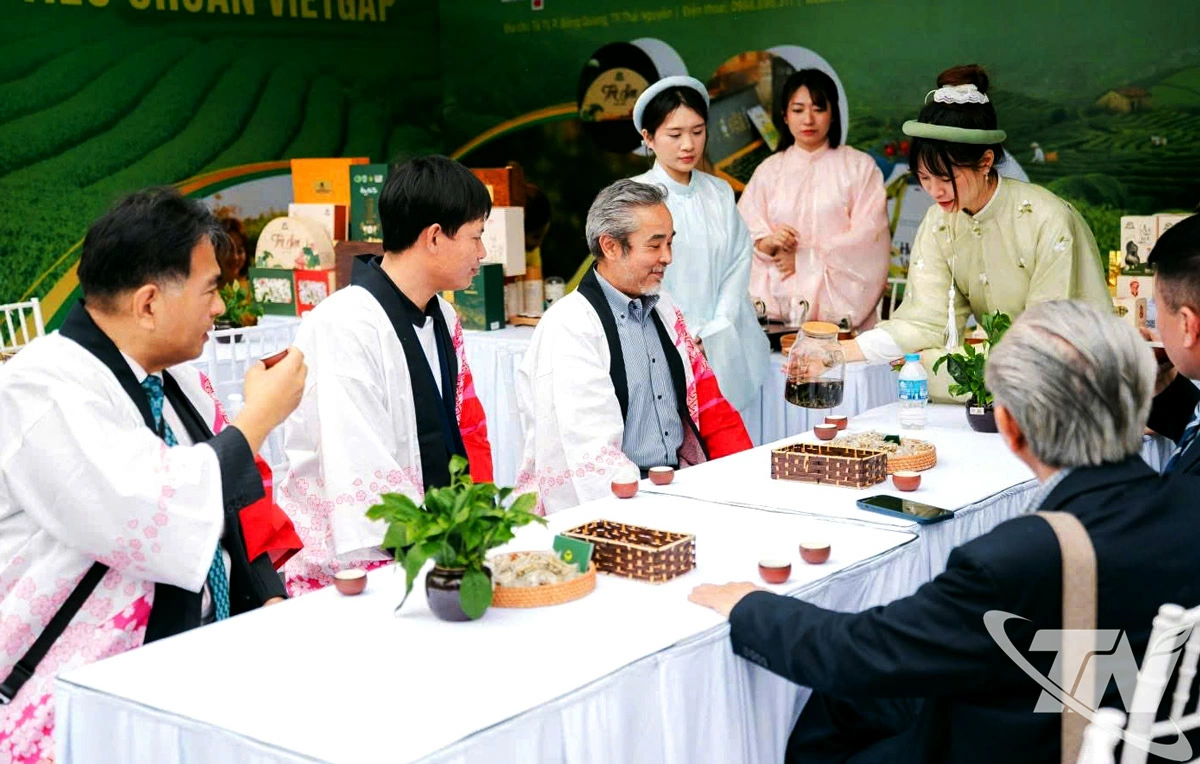 HTX Hương Vân Trà mang hương vị trà Thái Nguyên đến với du khách 
Nhật Bản tại Lễ hội Hoa Anh Đào năm 2025 được tổ chức 
tại TP. Hải Phòng.