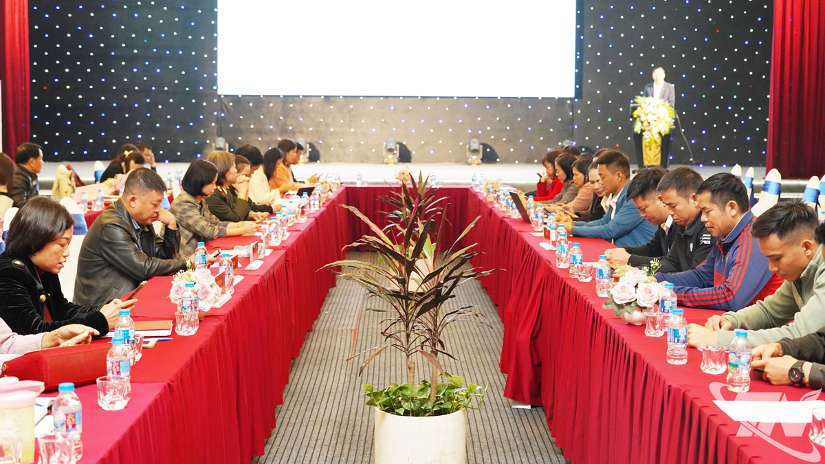 Các đại biểu dự Hội nghị.