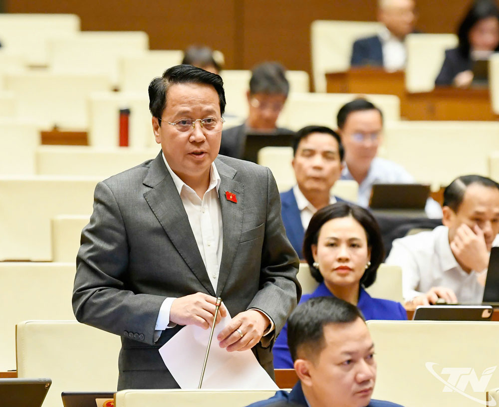 đại biểu Hoàng Anh Công nhấn mạnh yêu cầu hoàn thiện pháp luật theo hướng rõ trách nhiệm, thống nhất hệ thống và tăng hiệu lực bảo vệ quyền, lợi ích hợp pháp của người dân.