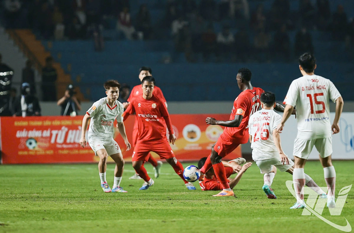 Hai đội nhập cuộc thận trọng và ưu tiên sự chắc chắn trong khâu phòng ngự.