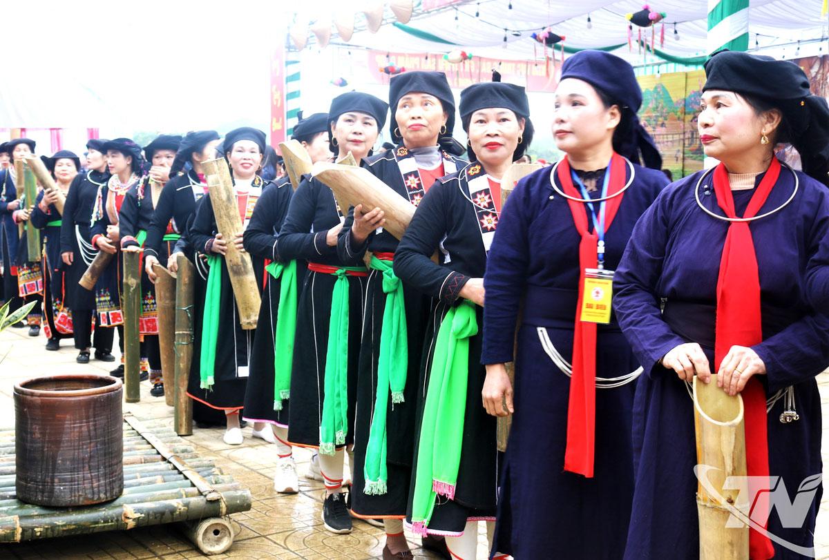 Tục lấy nước đầu Xuân, một nét đẹp văn hóa của đồng bào các dân tộc ở Thái Nguyên.