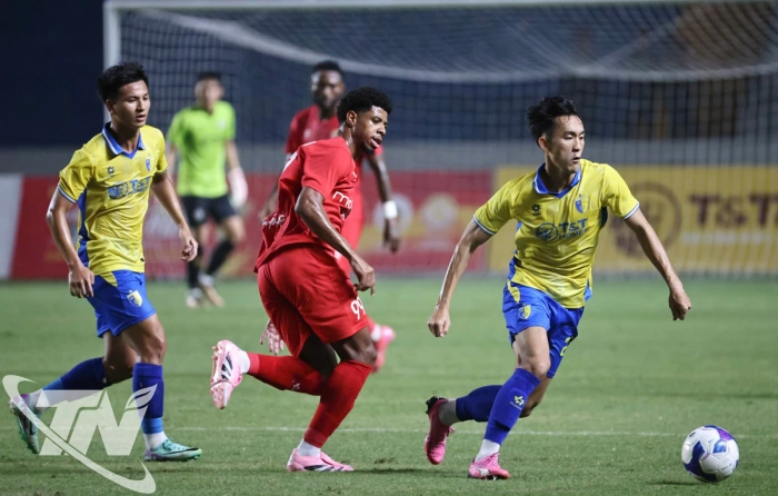 Hà Nội FC 'ngược dòng' đánh bại PVF Công an nhân dân