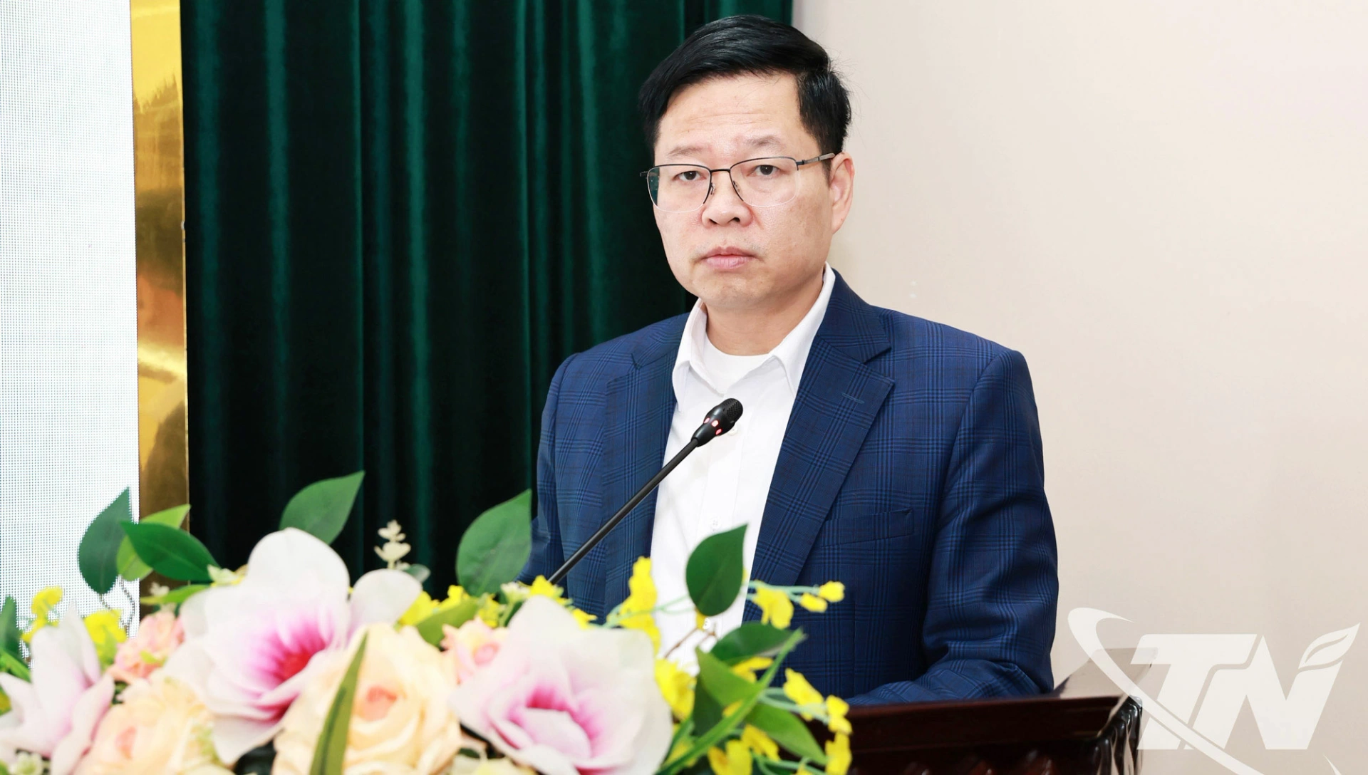 Đồng chí Đinh Quang Tuyên, Phó Bí thư Tỉnh ủy, Chủ tịch Ủy ban MTTQ tỉnh, Phó Chủ tịch Ủy ban Bầu cử tỉnh, phát biểu tại Hội nghị.