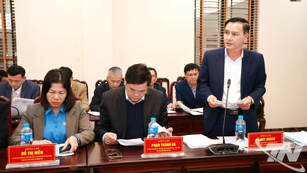 Các đại biểu thảo luận tại Hội nghị.