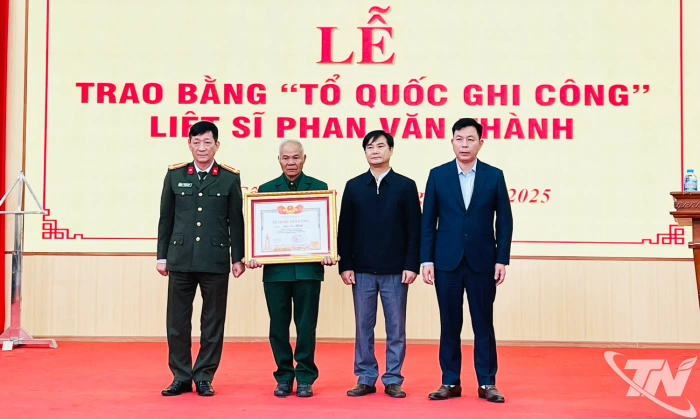 Lễ trao bằng Tổ quốc ghi công Liệt sĩ Phan Văn Thành