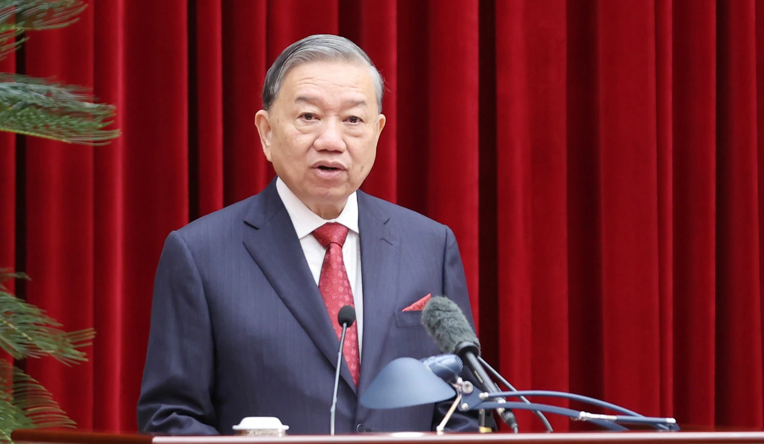 Tổng Bí thư Tô Lâm phát biểu bế mạc Hội nghị lần thứ 15 Ban Chấp hành Trung ương Đảng khóa XIII - Ảnh VGP/Nhật Bắc