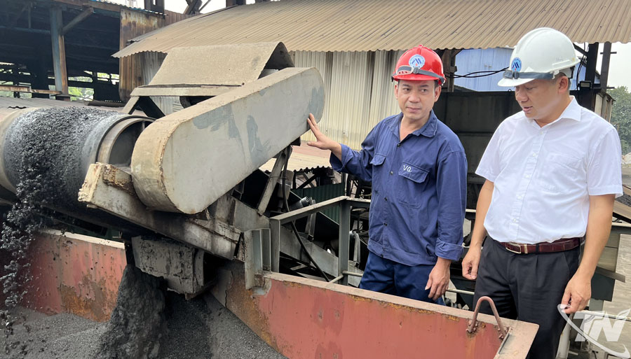 Sáng kiến “Nghiên cứu công nghệ thu hồi cácbon và kẽm ôxít từ xỉ thải hệ thống lò quay luyện bột ôxít kẽm 60% Zn tại Phân xưởng Luyện kim, Công ty CP Kim loại mầu” đoạt giải cao tại Hội thi Sáng tạo Kỹ thuật năm 2024.